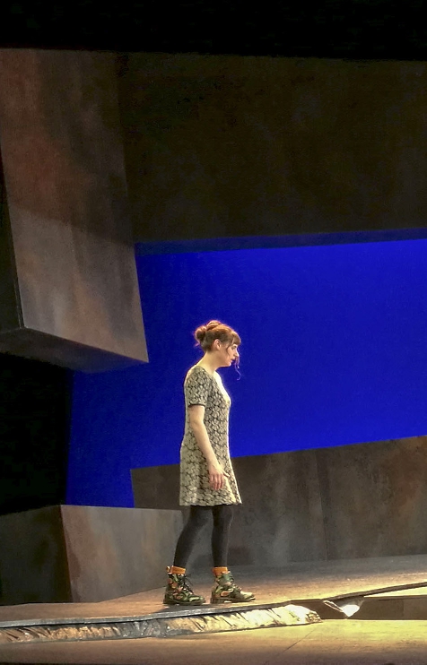Bild.44 Romeo und Julia Bühnenbild   Kostüm: Stephan Fernau 